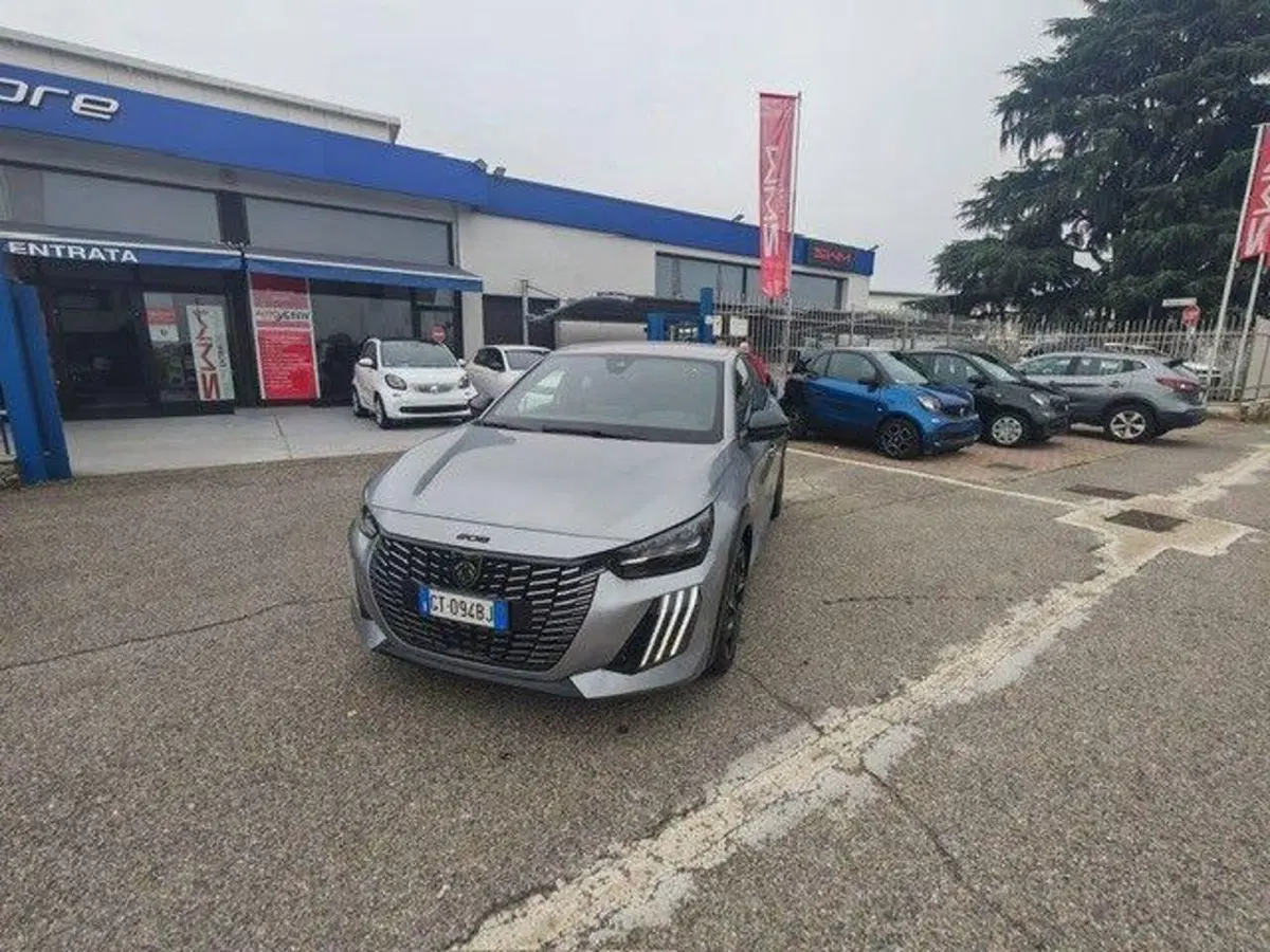 Peugeot 208 usata a Milano (3)