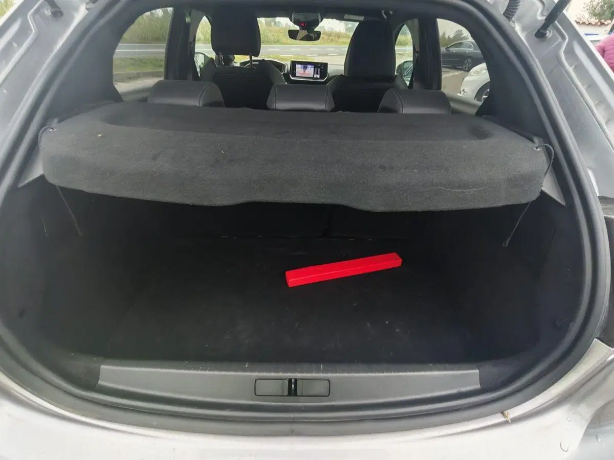 Peugeot 208 usata a Milano (9)