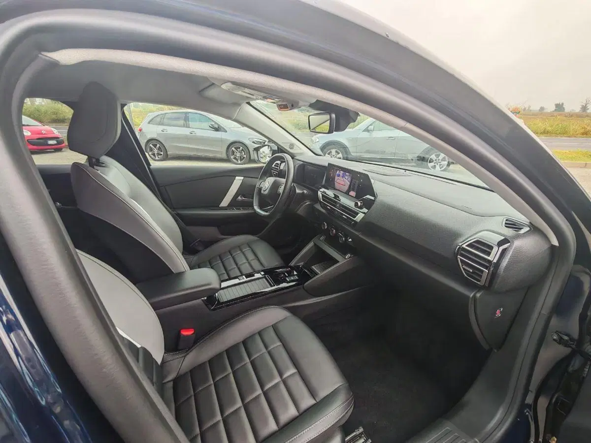 Citroen C4 X usata a Milano (9)