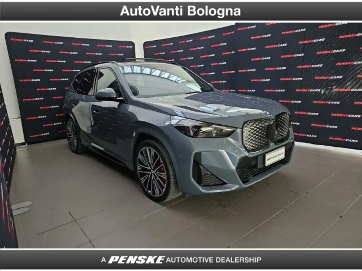BMW iX1 usata a Bologna (7)