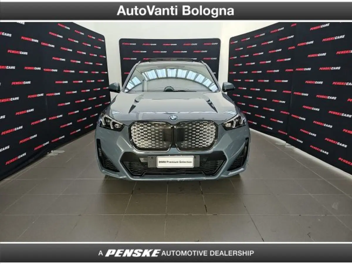 BMW iX1 usata a Bologna (8)