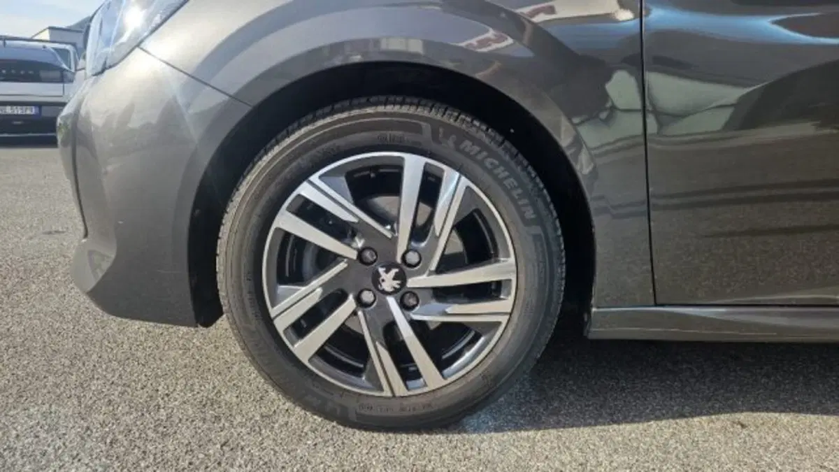 Peugeot 208 usata a Lucca (11)