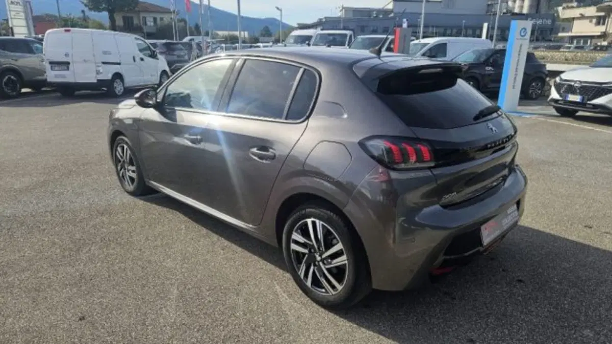 Peugeot 208 usata a Lucca (6)