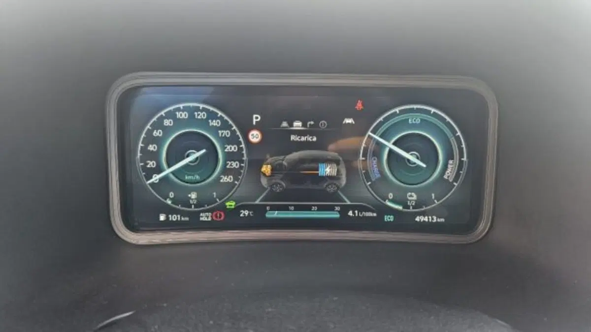 Hyundai Kona usata a Lucca (13)