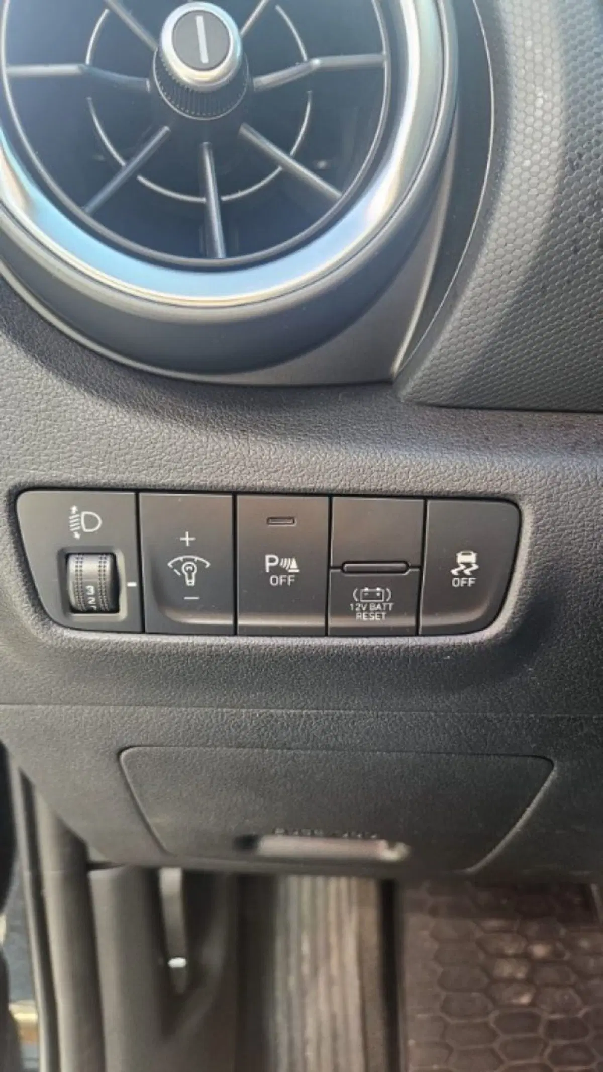 Hyundai Kona usata a Lucca (14)