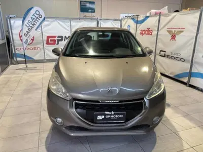 Peugeot 208 HDi 68 CV 5 porte Allure del 2012 usata a Vitulazio