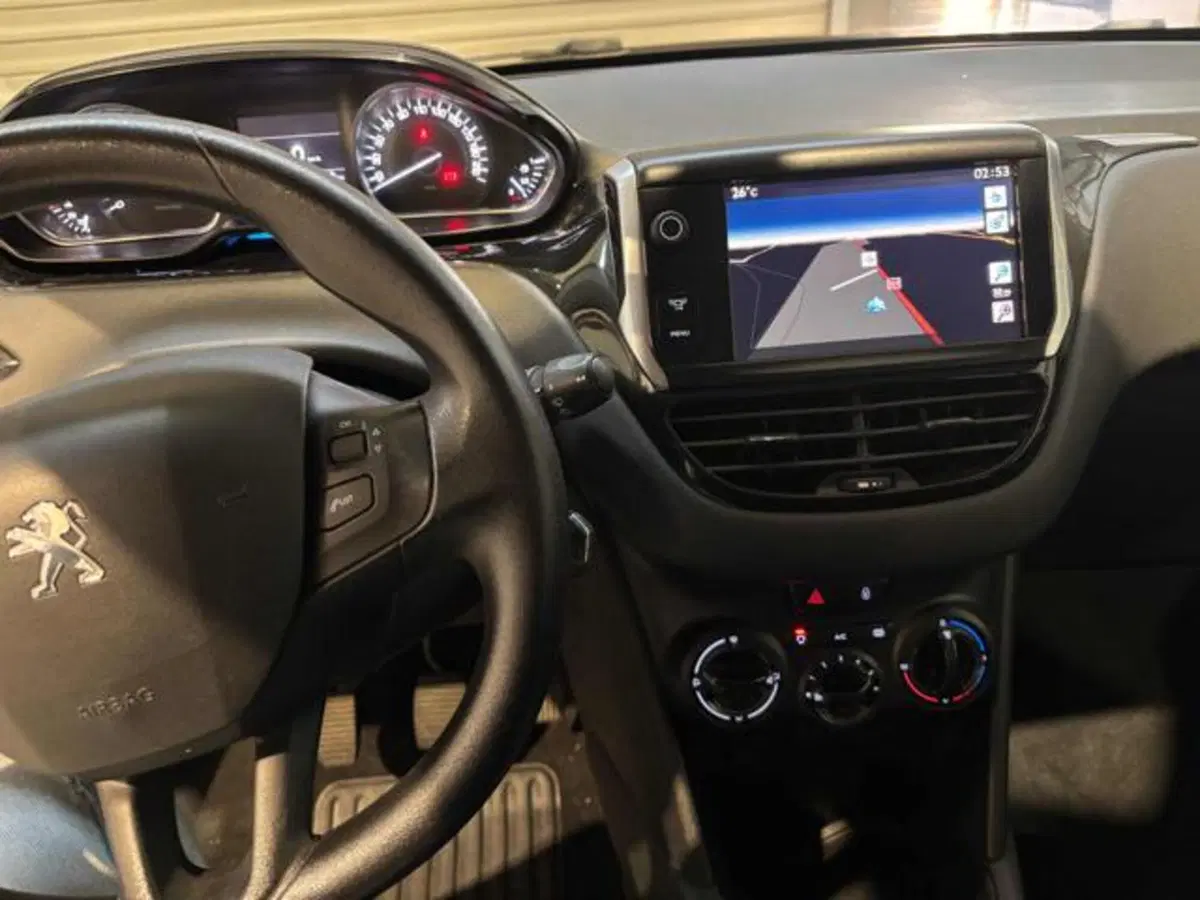 Peugeot 208 usata a Caserta (11)
