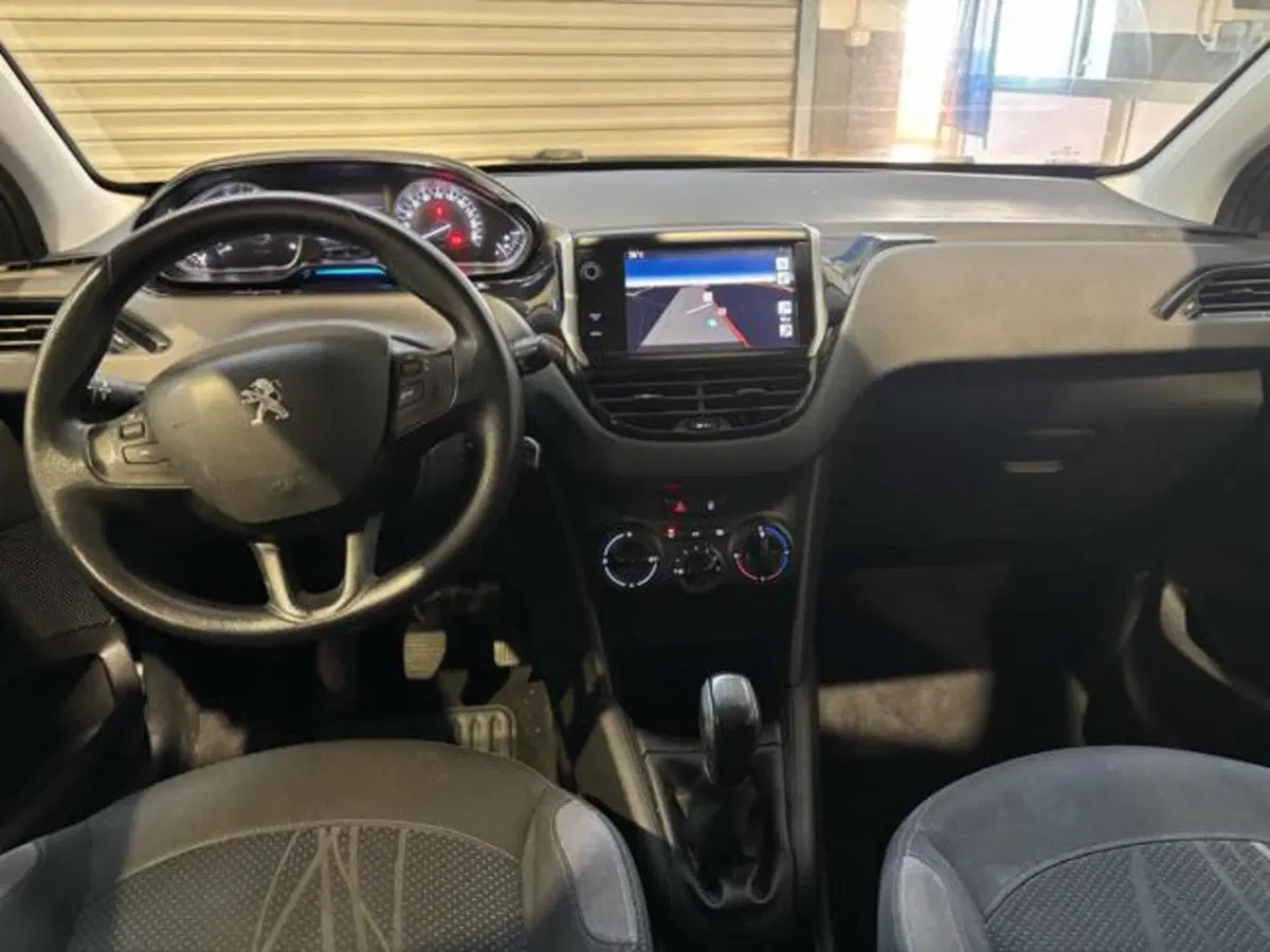 Peugeot 208 usata a Caserta (8)