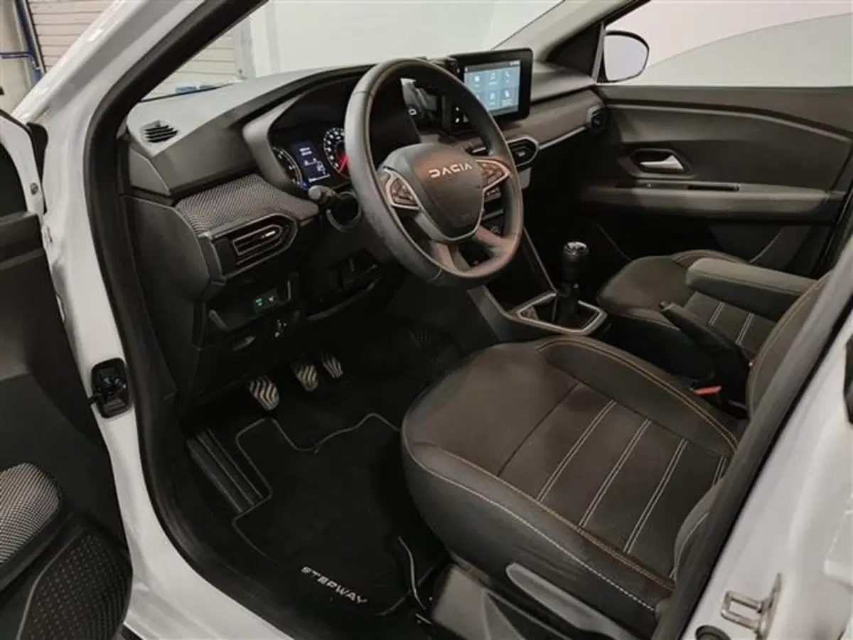 Dacia Sandero Stepway usata a Siena (6)