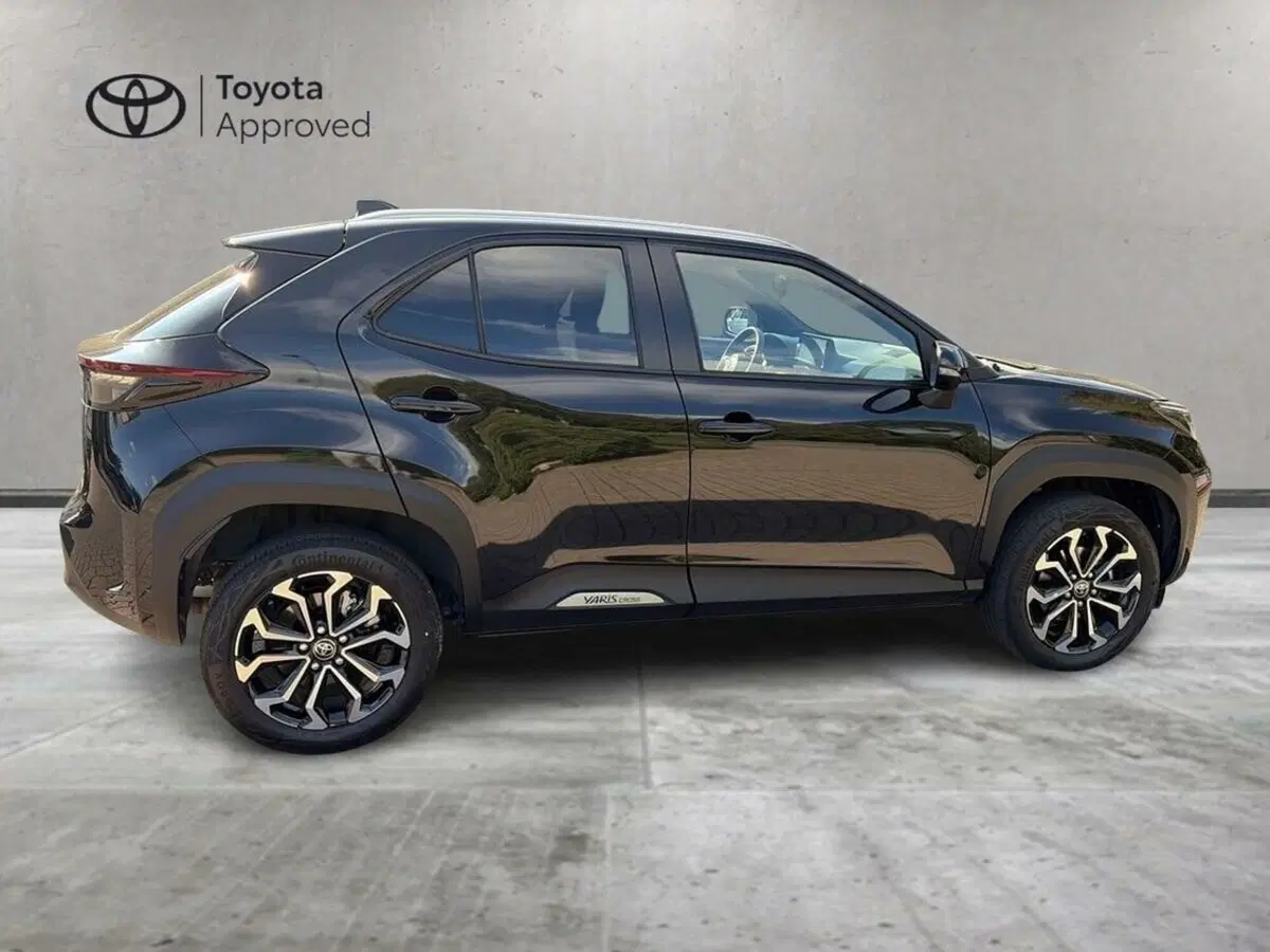 Toyota Yaris Cross usata a Lecco (4)