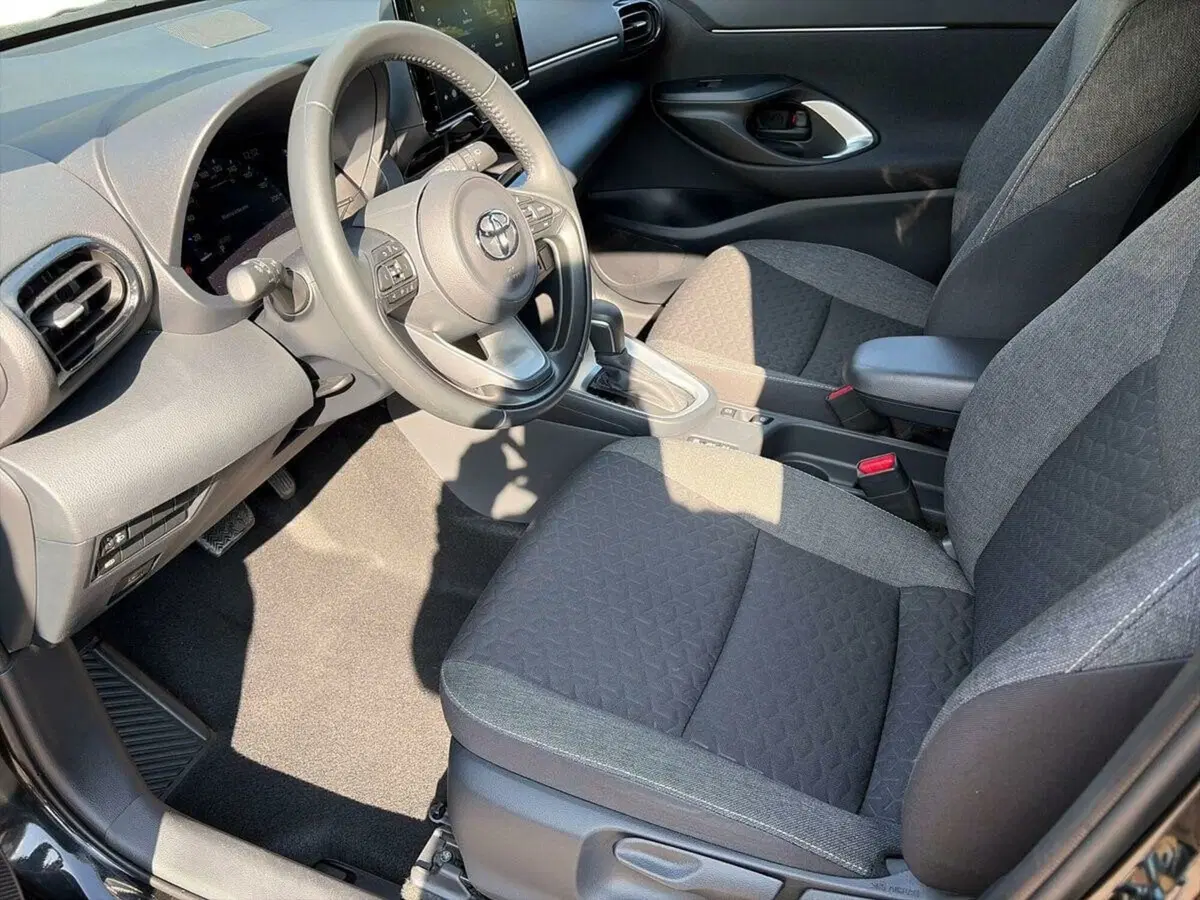 Toyota Yaris Cross usata a Lecco (7)