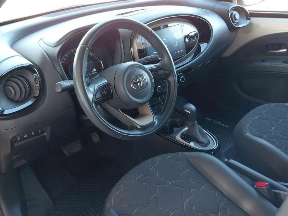 Toyota Aygo X usata a Cagliari (7)