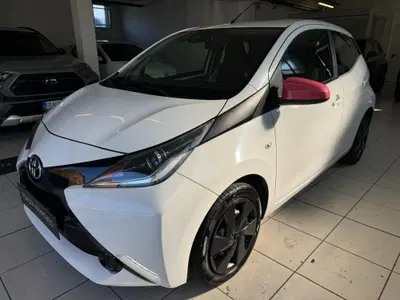 Toyota Aygo 1.0 VVT-i 69 CV 5 porte x-black TSS del 2018 usata a Modena