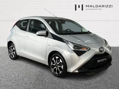 Toyota Aygo 1.0 VVT-i 72 CV 5 porte x-play del 2019 usata a Bari