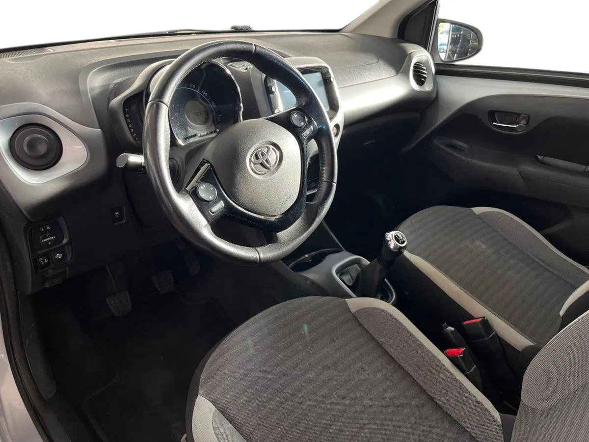 Toyota Aygo usata a Bari (10)