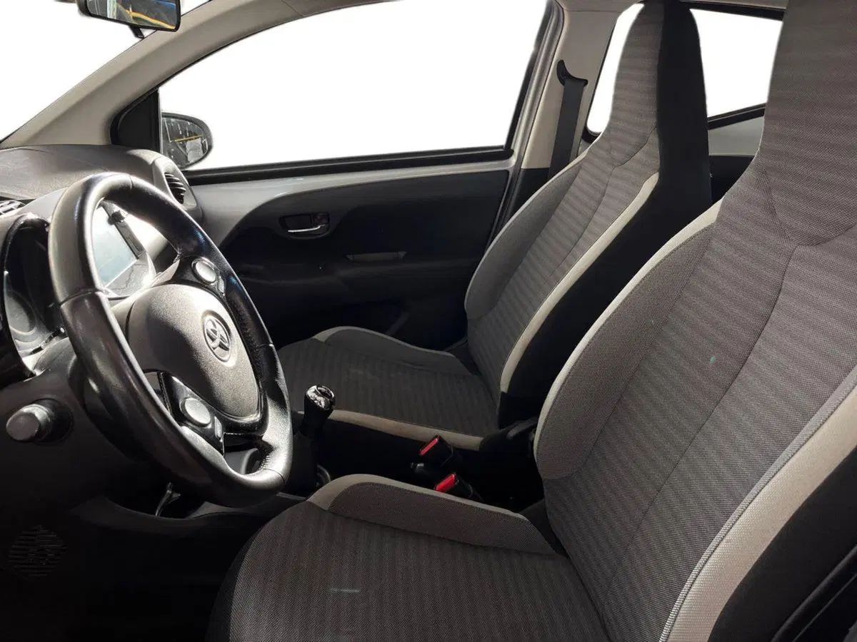 Toyota Aygo usata a Bari (7)