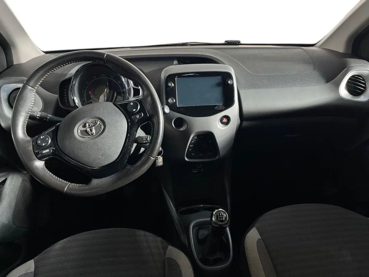 Toyota Aygo usata a Bari (8)