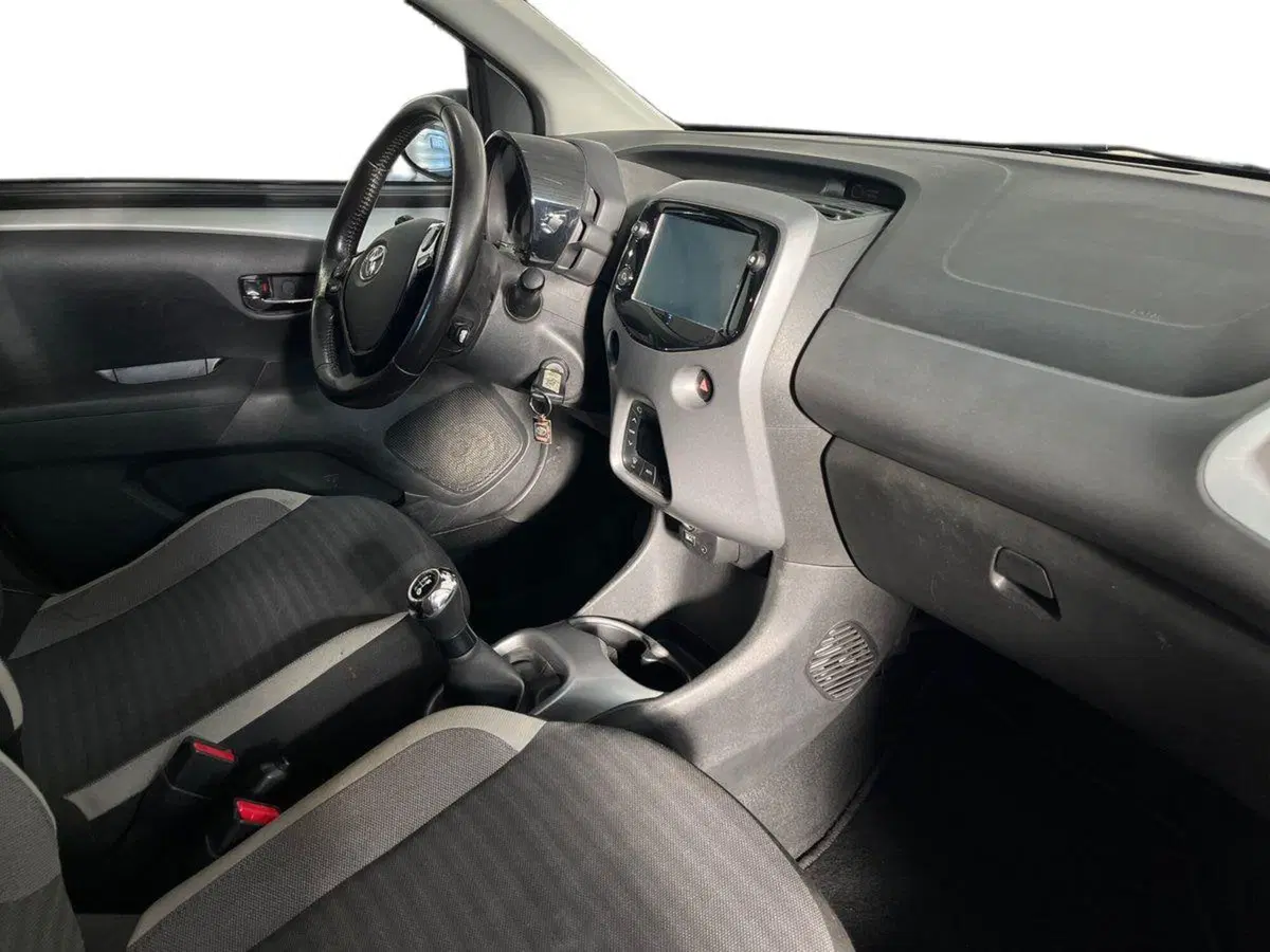 Toyota Aygo usata a Bari (9)