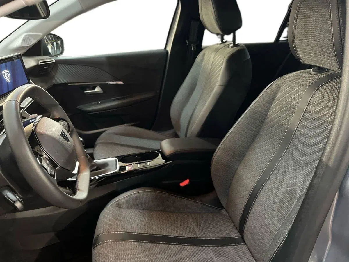 Peugeot 208 usata a Bari (7)