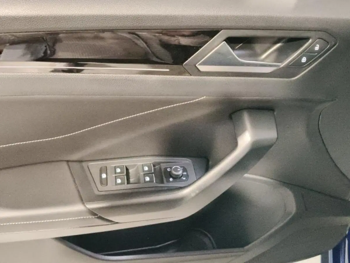 Volkswagen T-Roc usata a Genova (12)