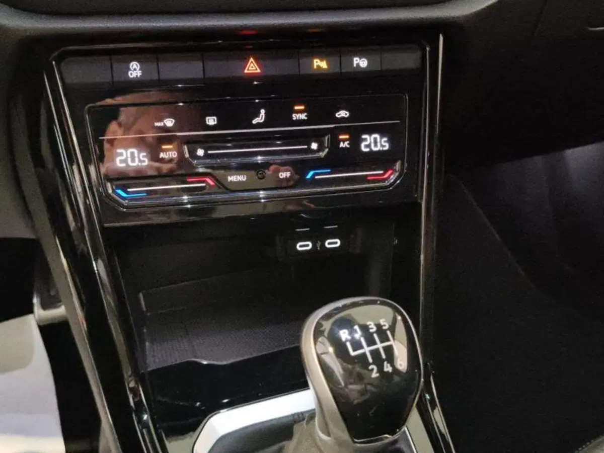 Volkswagen T-Roc usata a Genova (20)