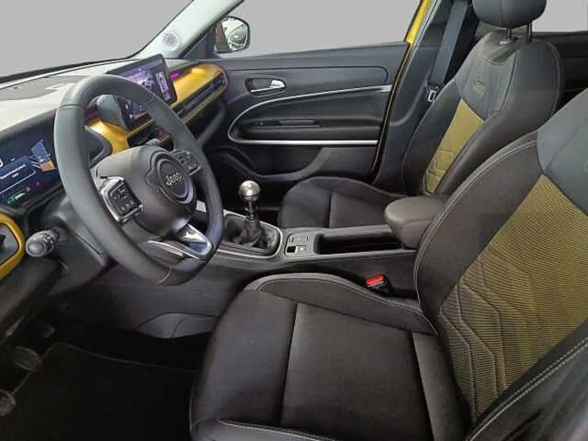 Jeep Avenger usata a Roma (10)