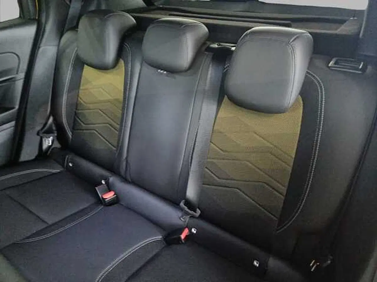 Jeep Avenger usata a Roma (12)