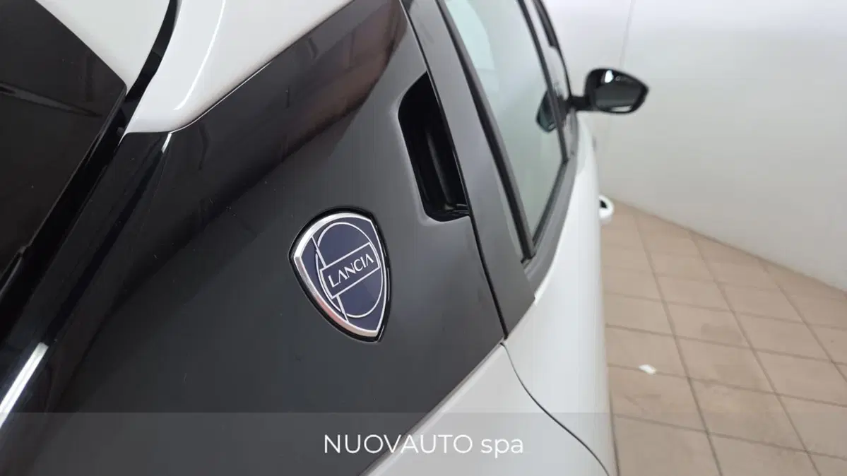Lancia Ypsilon usata a Arezzo (19)
