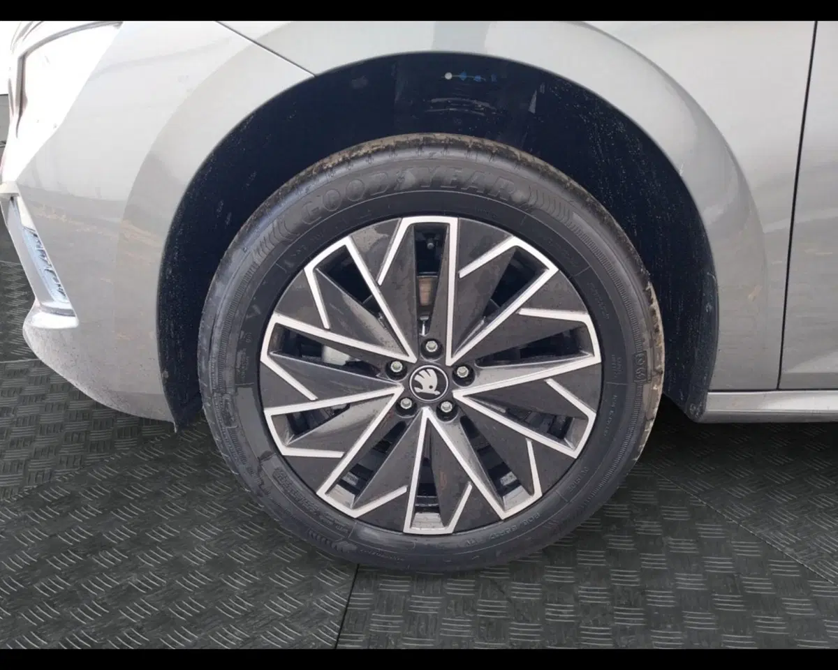 Skoda Kamiq nuova a Ravenna (9)