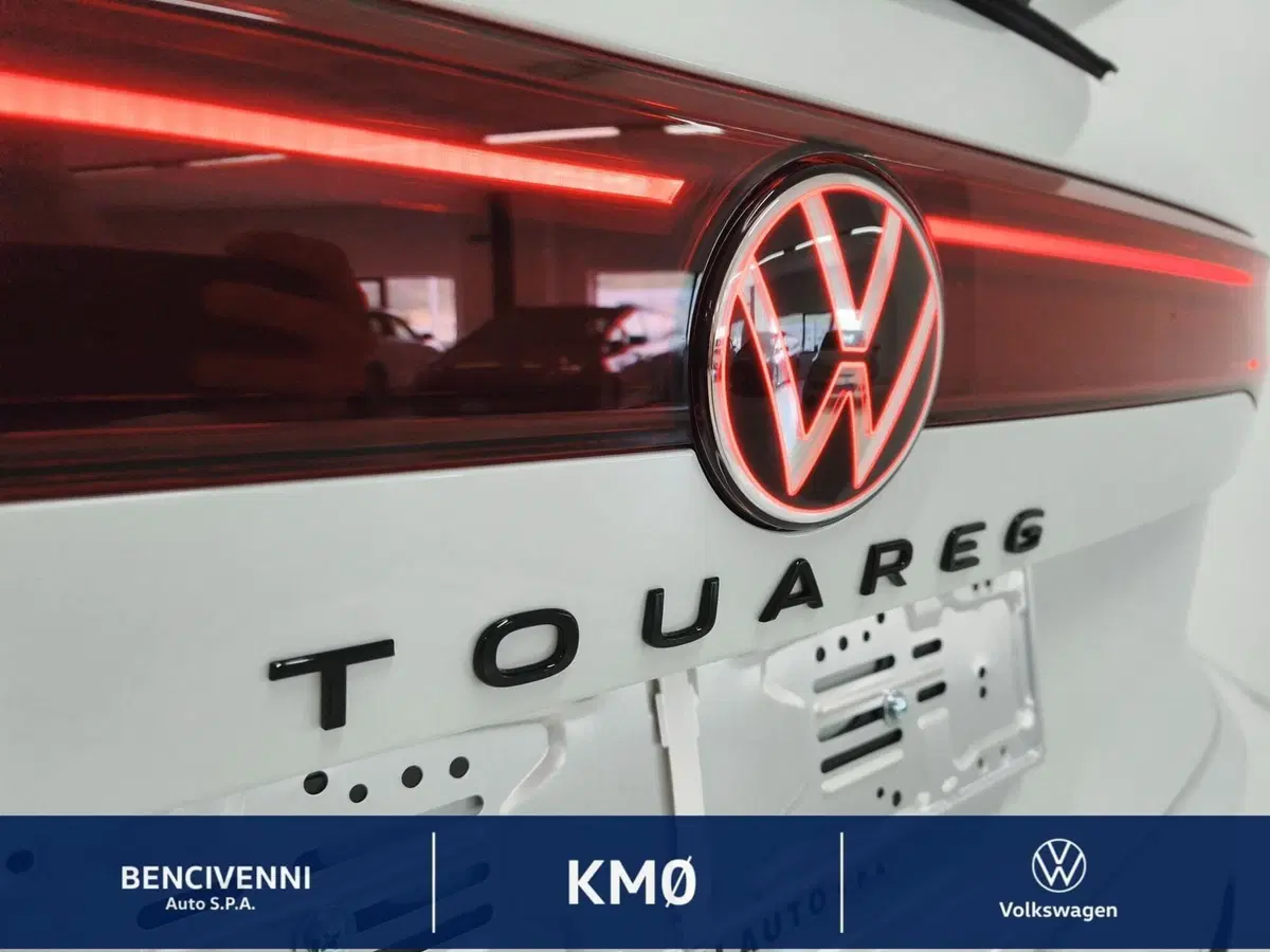 Volkswagen Touareg nuova a Catanzaro (13)