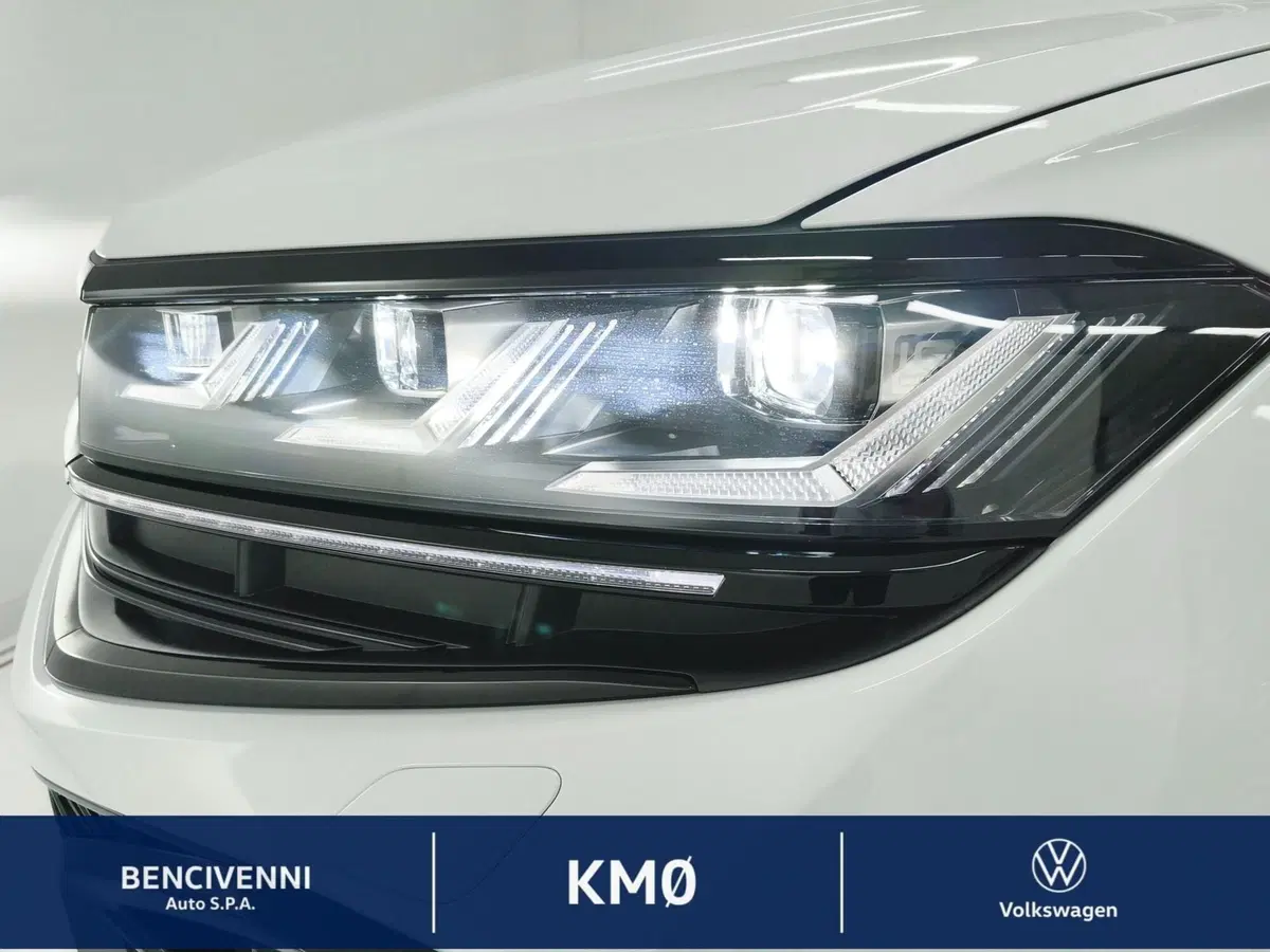 Volkswagen Touareg nuova a Catanzaro (14)