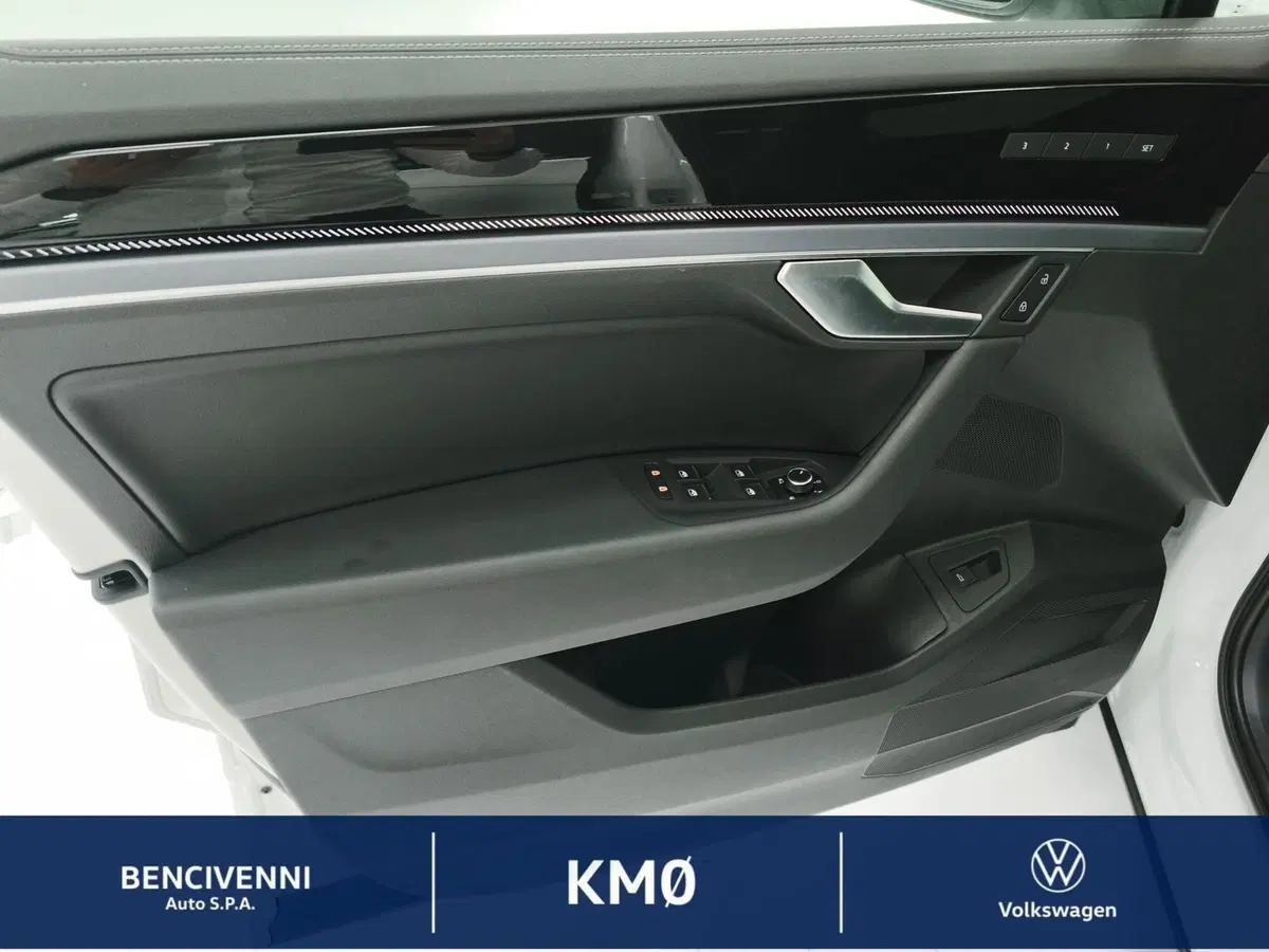 Volkswagen Touareg nuova a Catanzaro (19)