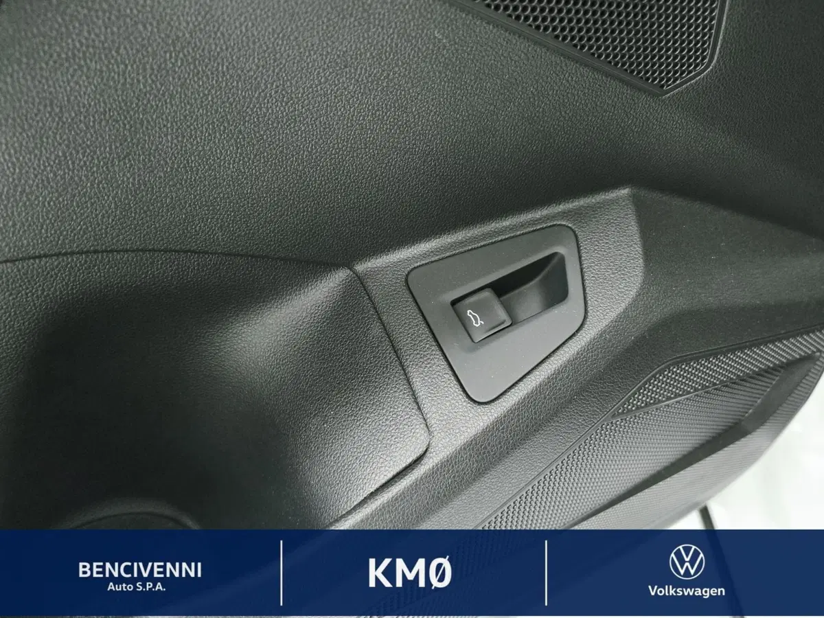 Volkswagen Touareg nuova a Catanzaro (20)