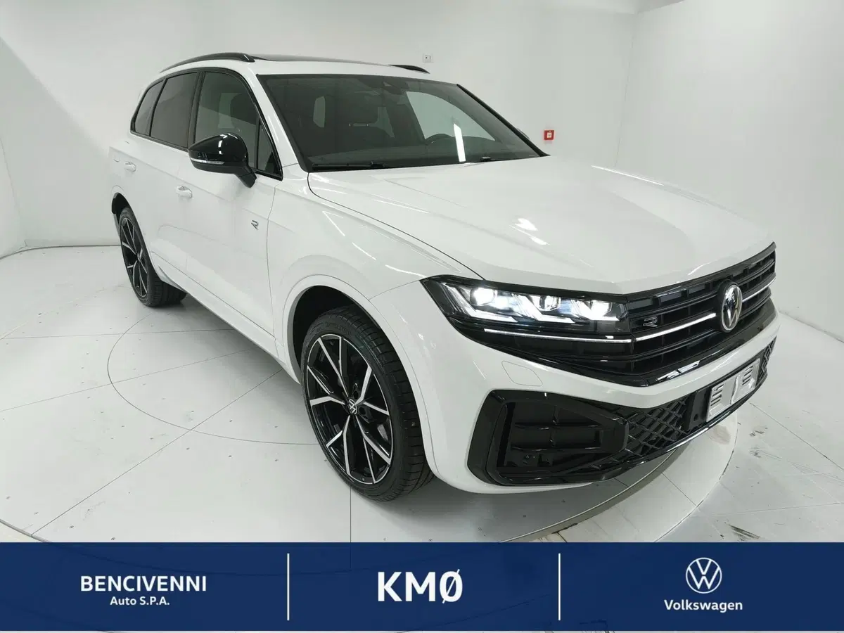 Volkswagen Touareg nuova a Catanzaro (4)