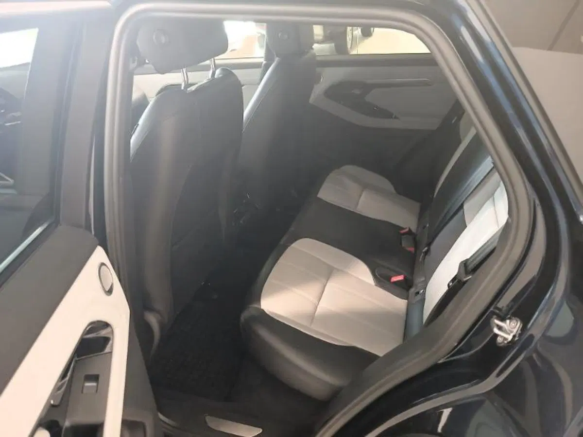 Land Rover Range Rover Evoque usata a Venezia (12)
