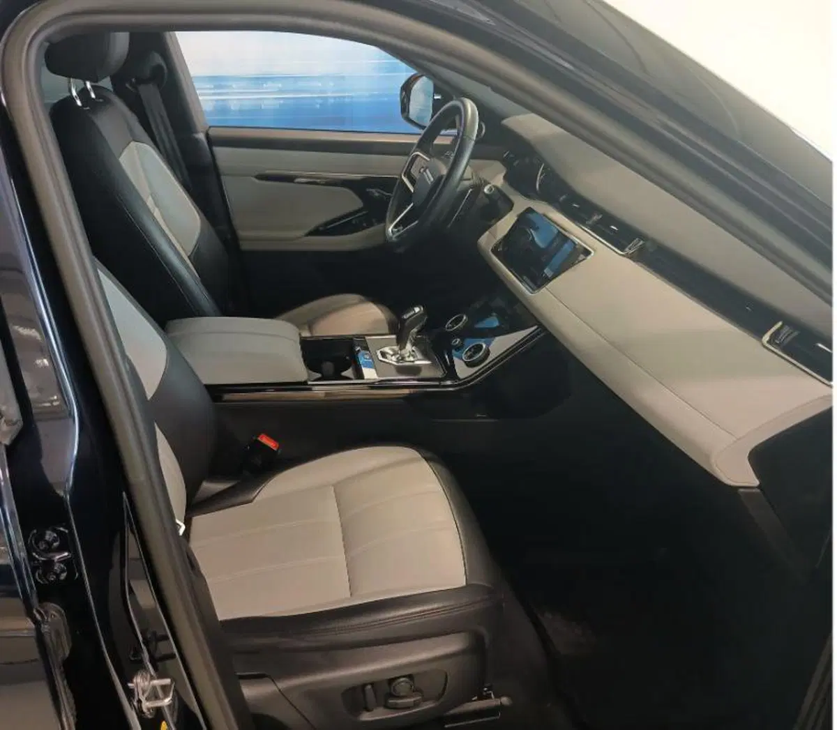 Land Rover Range Rover Evoque usata a Venezia (15)