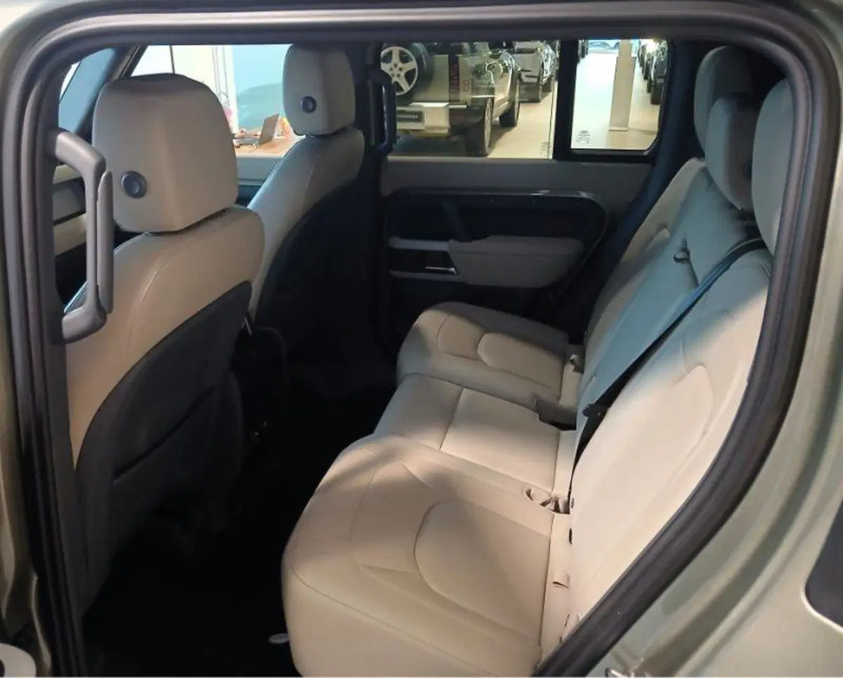Land Rover Defender usata a Venezia (12)