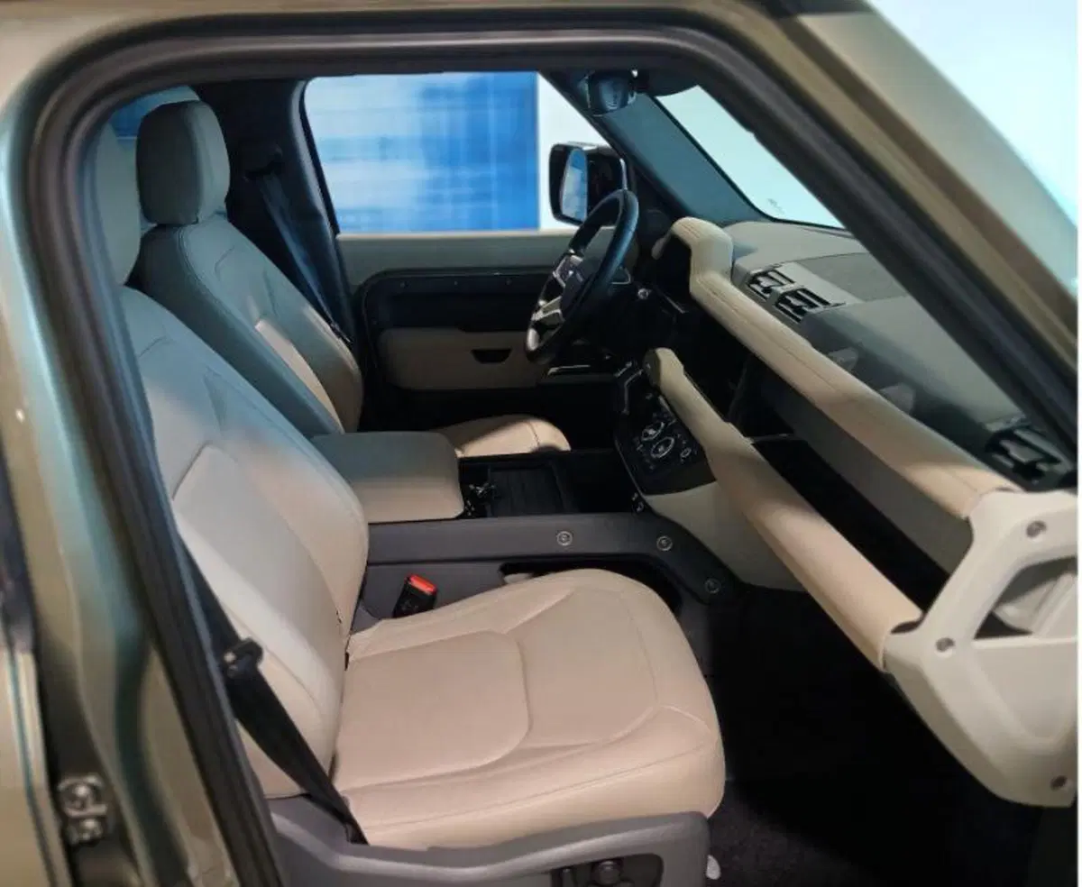Land Rover Defender usata a Venezia (15)