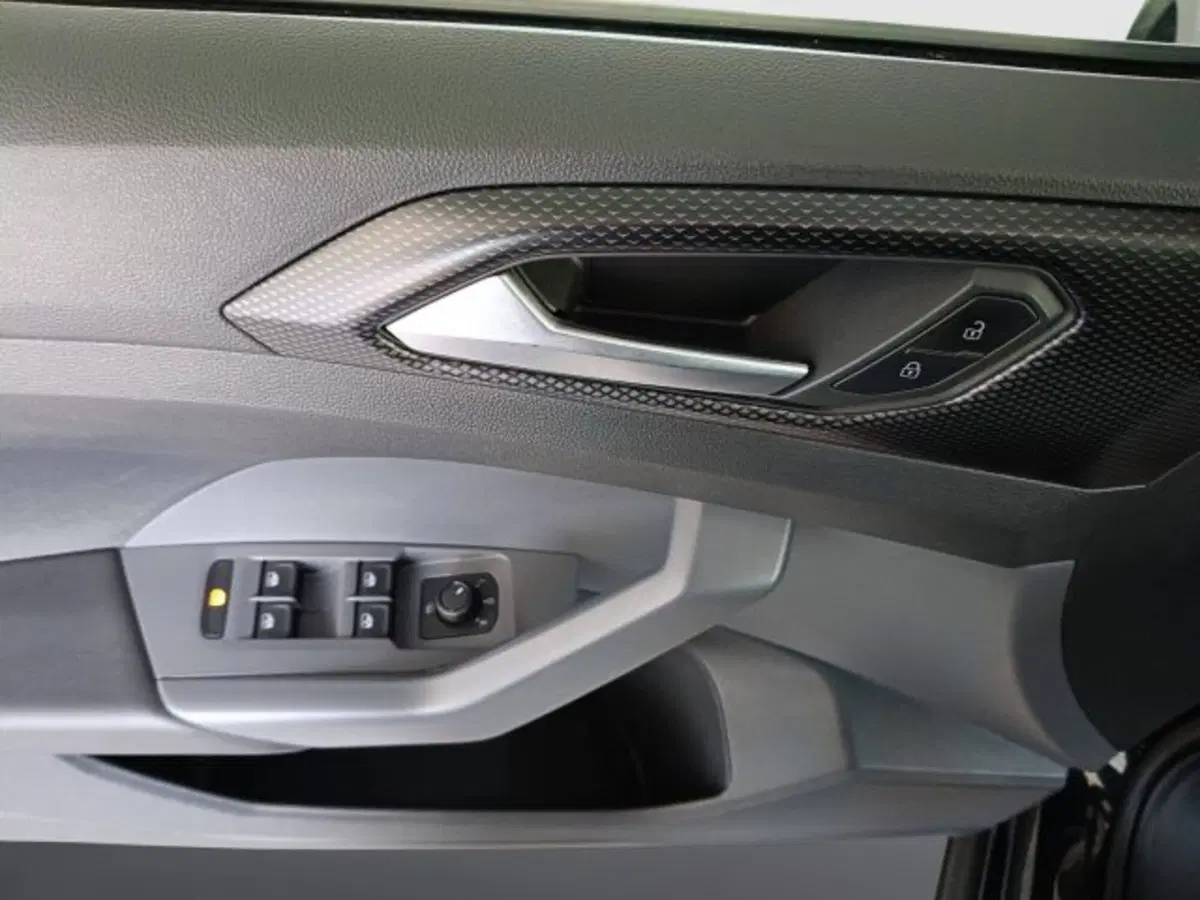 Volkswagen T-Cross usata a Teramo (17)