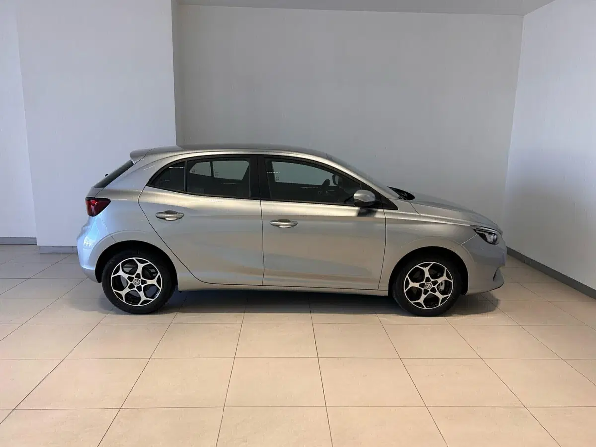 Mg MG3 usata a Napoli (5)