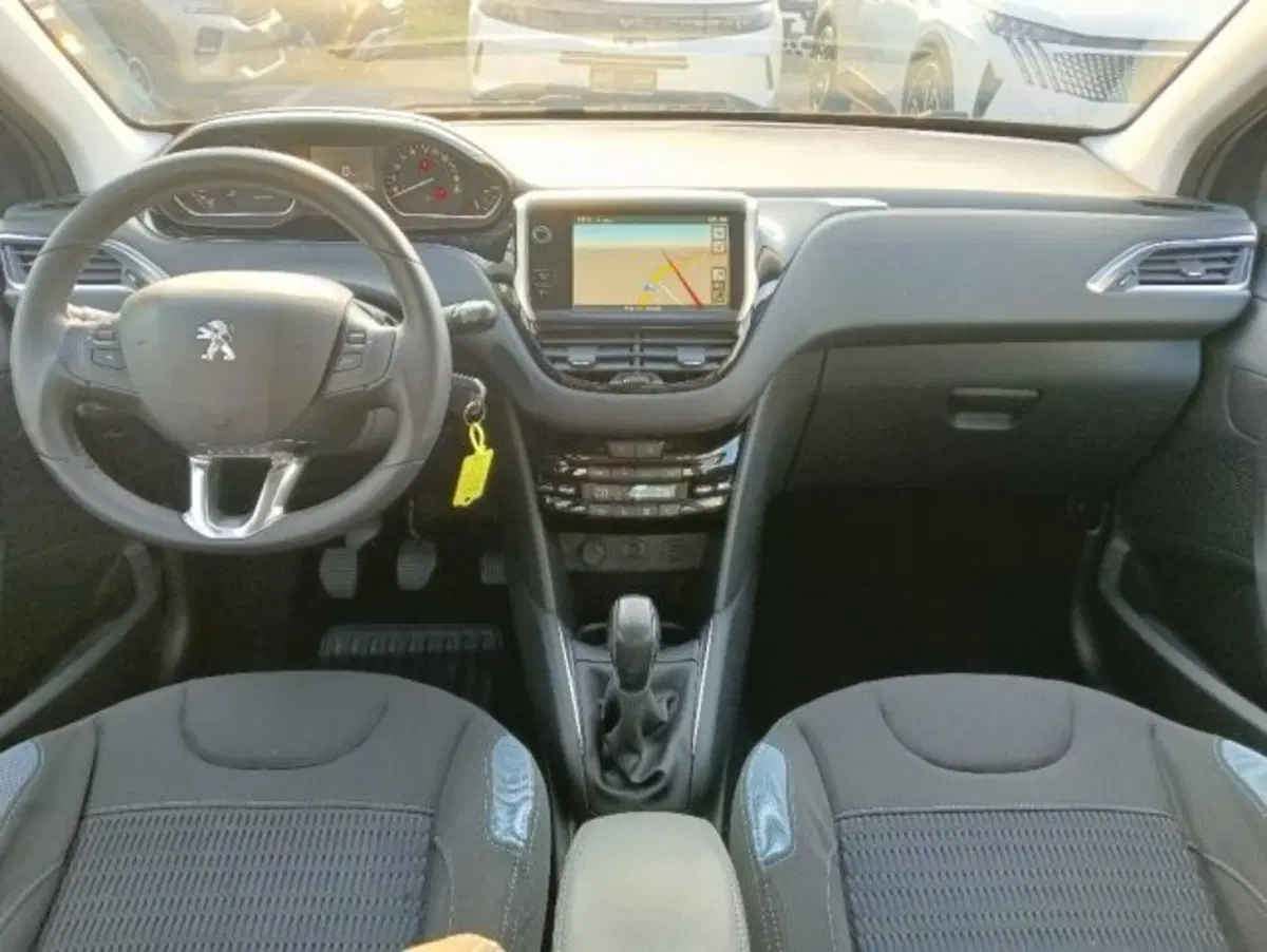 Peugeot 208 usata a Brescia (11)