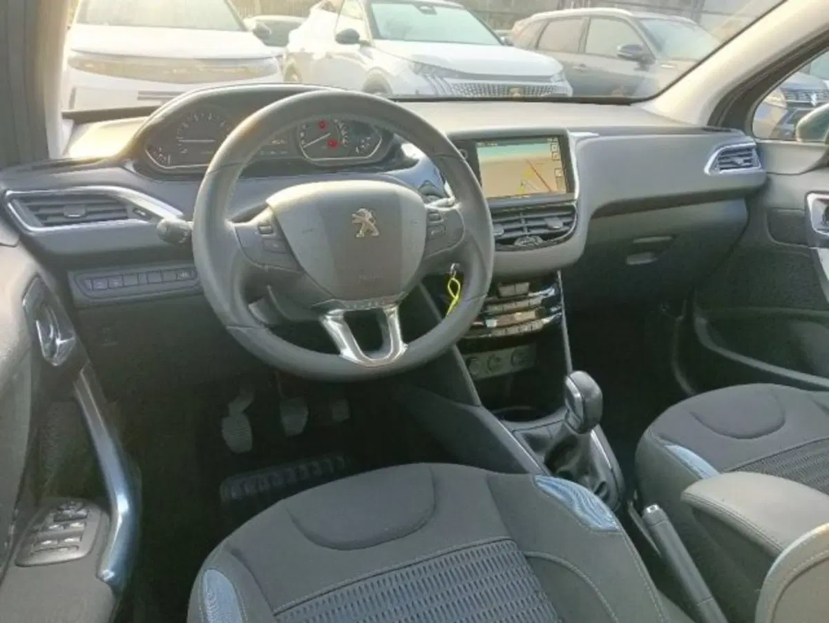 Peugeot 208 usata a Brescia (6)