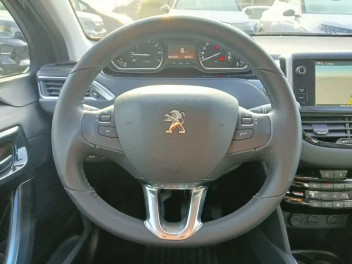 Peugeot 208 usata a Brescia (7)