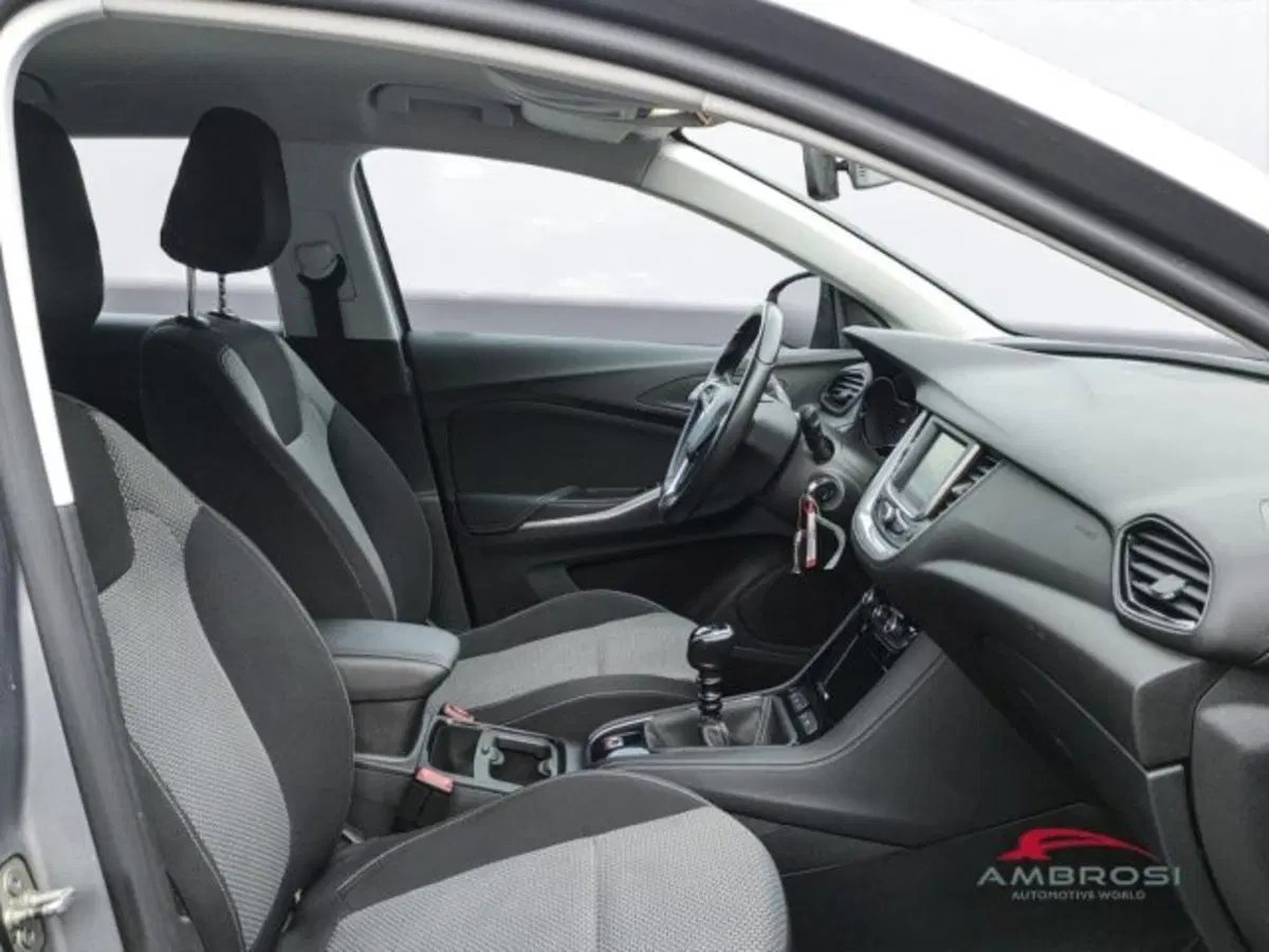 Opel Grandland X usata a Perugia (11)