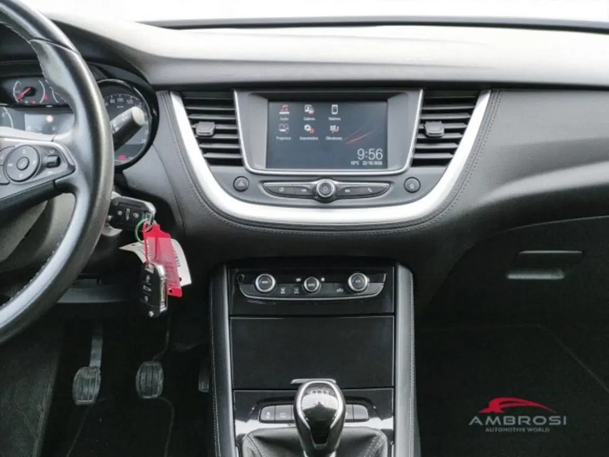 Opel Grandland X usata a Perugia (15)