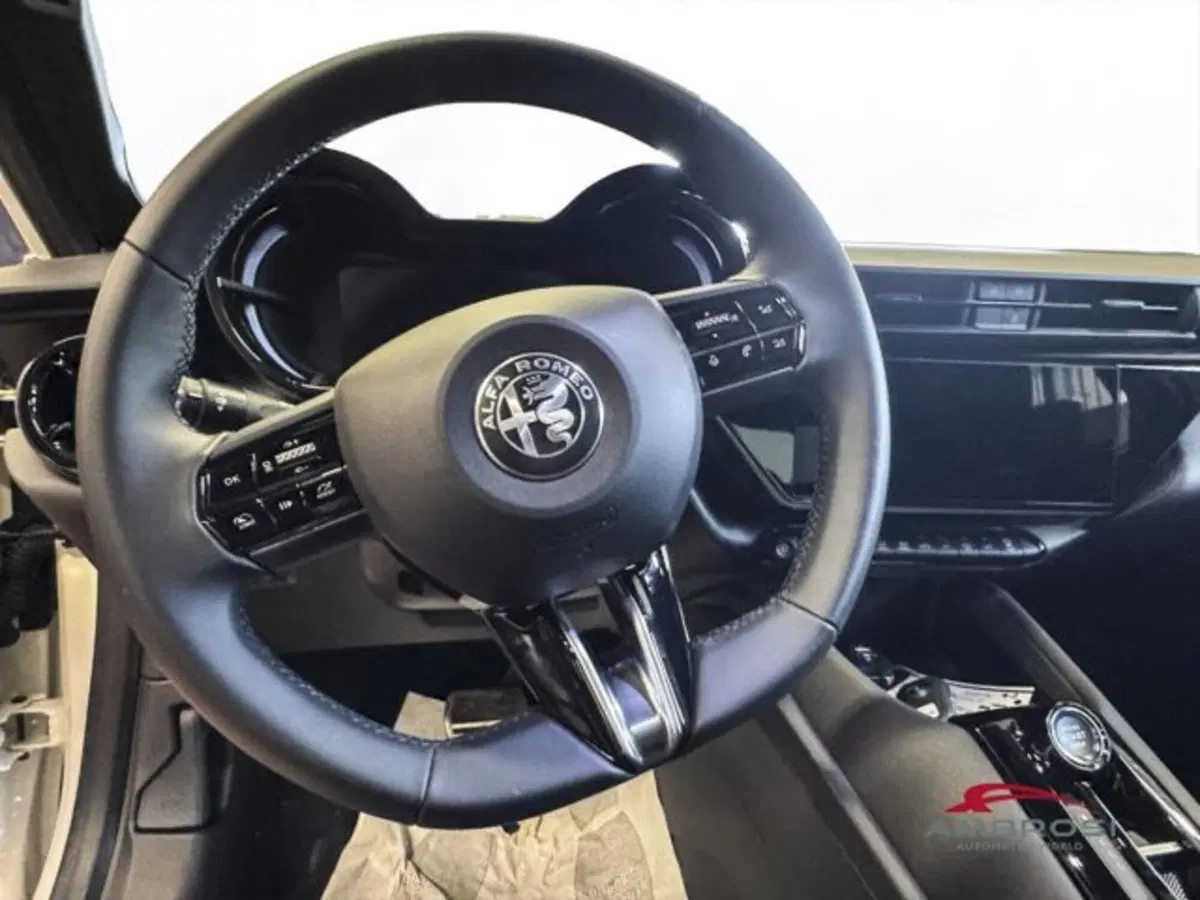 Alfa Romeo Junior nuova a Perugia (12)