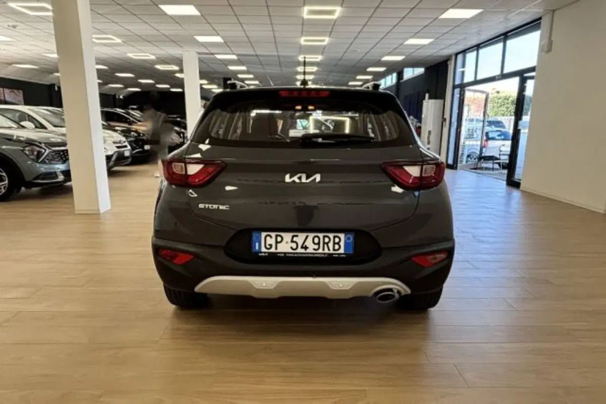 Kia Stonic usata a Latina (6)