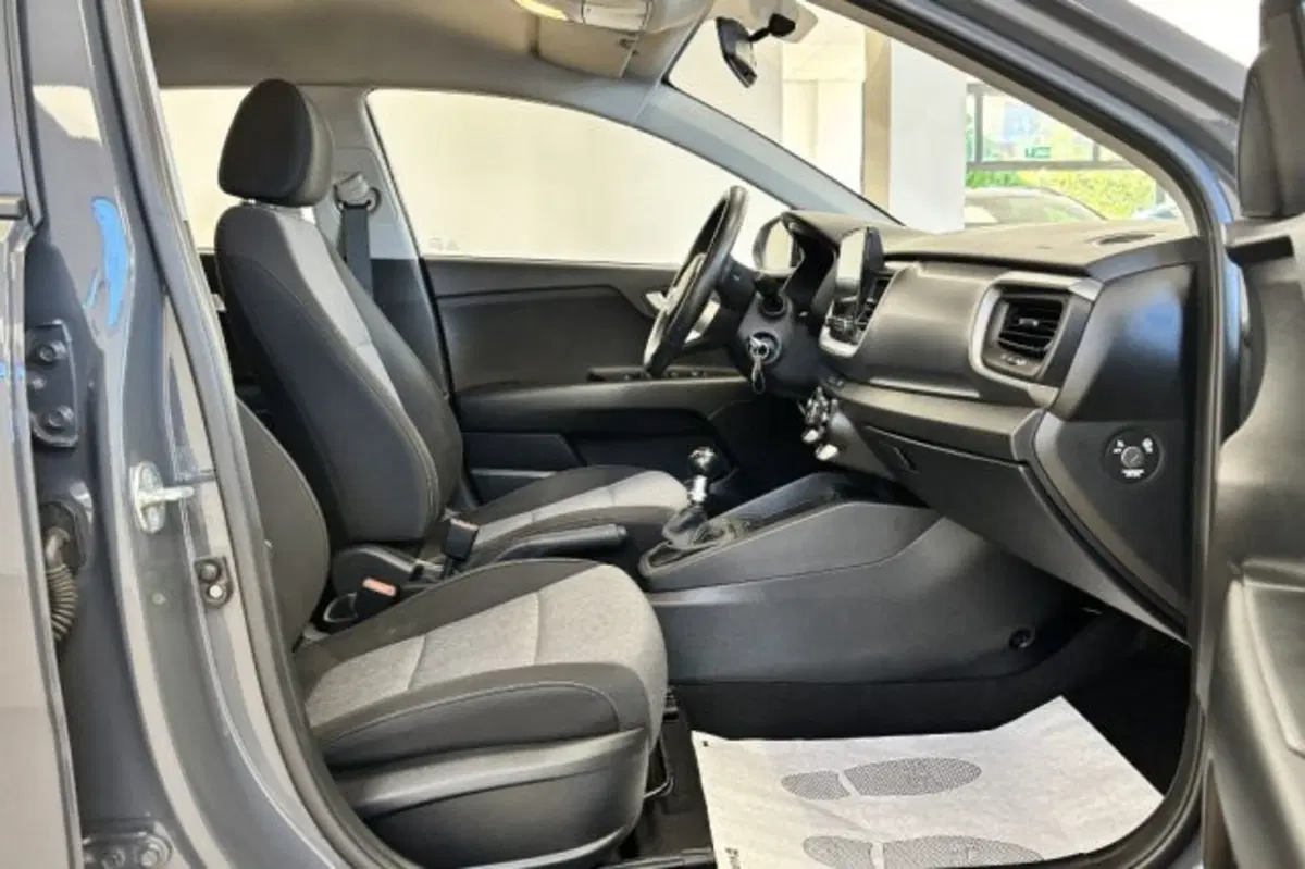 Kia Stonic usata a Latina (8)