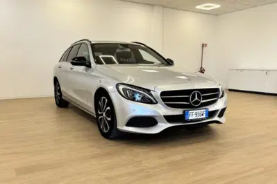 Mercedes-Benz Classe C Station Wagon 200 d Auto Exclusive del 2016 usata a Fondi