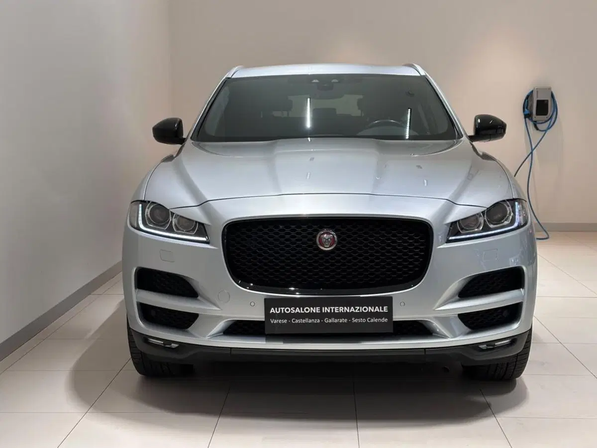 Jaguar F-Pace usata a Varese (2)